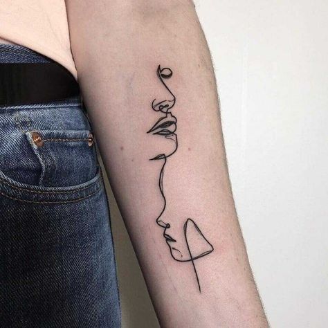 Sketchy face silhouettes tattoo on the left forearm Simple Unique Tattoos, Silhouette Tattoo, One Line Tattoo, Single Line Tattoo, Shape Tattoo, Tattoo Zeichnungen, Silhouette Tattoos, Tattoos Geometric, Initial Tattoo