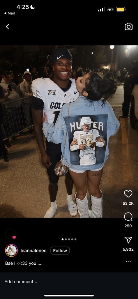 Diy Football Shirts, Football Girlfriend Outfits, Outfits For Boyfriend, Football Gf, Girlfriend Outfits, Football Girlfriend, Bf Game, Football Diy, Football Game Outfit