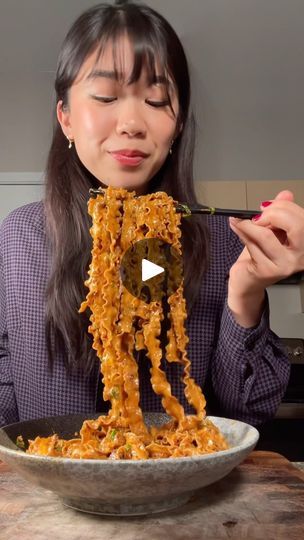 Chili Noodles, Easy Asian Noodle Recipes, Easy Asian Noodles, Chinese Party, Asian Noodle Recipes, Asian Dinners, Noodle Salad Recipes, Noodle Dish, Sarah B