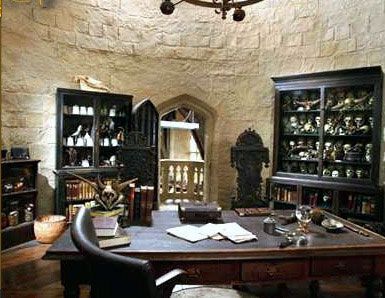 Professor Lupin Aesthetic, Mcgonagall's Office, Professor Office Aesthetic, Hogwarts Professor Aesthetic, Magical Britain, Modern Ravenclaw, Minecraft Hogwarts, Professor Office, Professor Lupin