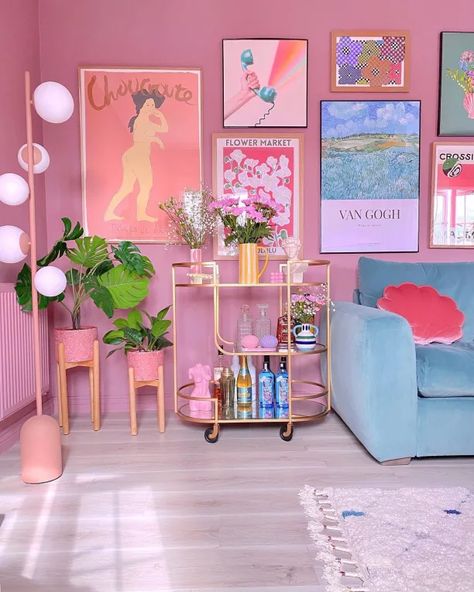 Aesthetic Ceiling Decor, 70s House, Pastel Room Decor, Pastel Room, Colourful Living Room, Aesthetic Rooms, Apartment Decor Inspiration, Pink Interior, Pink Bedroom