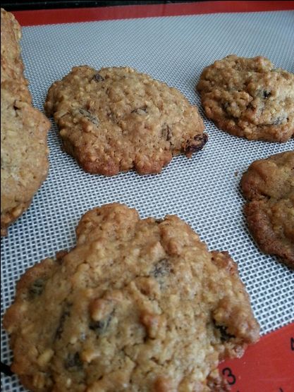 I just recently started eating Coachs steel-cut, cracked and toasted Oats and its got me hooked.  Its nutty and full of flavor. The original recipe from the package the brown sugar is packed and the table salt is regular salt.  Please note that Im not sure how this will work with regular oatmeal.  The number of cookies will depend on the size you make them.  Okay, I bought another brand of steel-cut oatmeal to see if there was a difference.  There was enough difference in the texture, flavor,... Steel Cut Oatmeal Cookies, Steel Cut Oatmeal, Toasted Oats, Lactation Cookies, Sweet Dough, Steel Cut Oats, Oat Cookies, Oatmeal Cookie Recipes, Food Babe