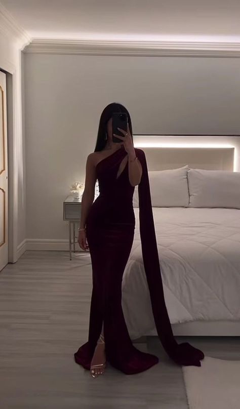 Dinner Dress Classy, Classy Prom Dresses, Stunning Prom Dresses, Elegant Dresses Classy, Looks Party, Prom Dress Inspiration, فستان سهرة, Pretty Prom Dresses, Easy Trendy Outfits