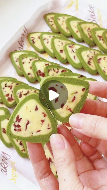 Matcha Cookies Recipe, Dried Cranberries Recipes, 100 Cookies Recipe, New Desserts, Forgotten Cookies, Marzipan Recipe, Creative Dessert Recipes, Matcha Cookies, The Matcha