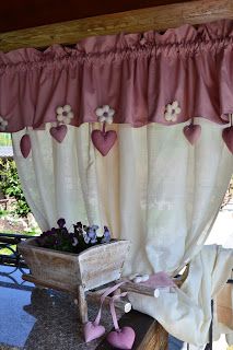 country the blue dog: tende country provenzali in cotone e misto lino panna e rosato Cortinas Country, Romantic Curtains, Cute Curtains, Chic Bedroom Decor, Net Curtains, Country Curtains, Stylish Curtains, Shabby Chic Bedroom, Curtain Valance