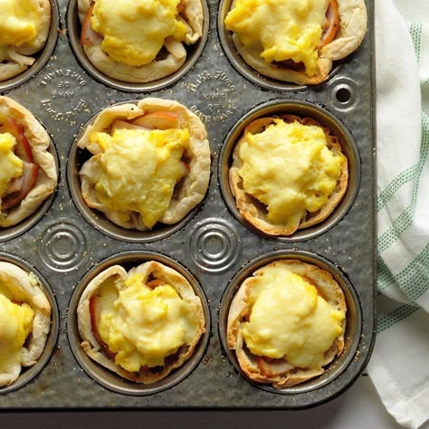 Make-Ahead Eggs Benedict Toast Cups Quiche Pastry, Pot Luck Recipes, Toast Cups, Make Ahead Brunch Recipes, Easy Potluck Recipes, Biscuit Cups, Make Ahead Recipes, Easy Potluck, Make Ahead Brunch