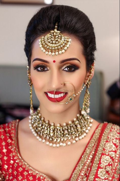 Portfolio of Pooja Sonik Hair and Makeup | Bridal Makeup in Delhi NCR - Wedmegood Bridal Makeup Pictures, Latest Bridal Makeup, Indian Makeup Looks, Bridal Makeup Videos, Eastern Makeup, Indian Things, Durga Kali, Indian Bride Makeup, Bride Photos Poses