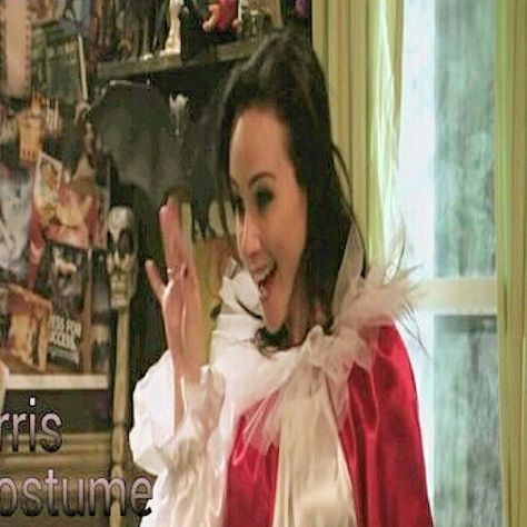 Danielle Harris as herself wearing the Jamie Lloyd costume in "Holliston" Jamie Lloyd Halloween Costume, Danielle Harris, Horror Scream, Michael X, The Boogeyman, Halloween 4, Funny Horror, Rob Zombie, Michael Myers Halloween