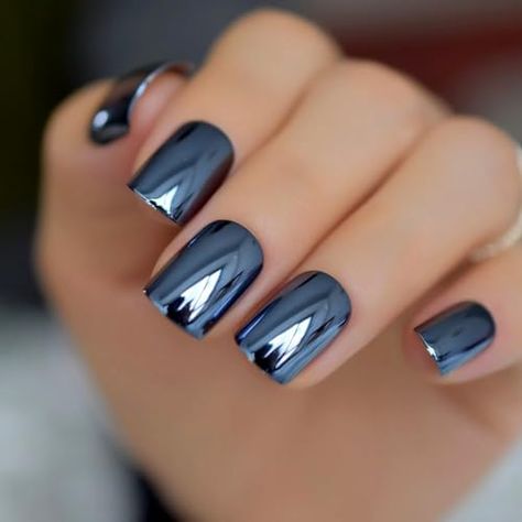 Short Squoval Acrylic Nails Fall, Navy Blue Nails With Chrome, Fall Blue Nail Designs, Chrome Square Acrylic Nails, Fall Blue Nail Colors, Nails Squoval Short, Slate Blue Nails, Navy Blue Chrome Nails, Fall Square Acrylic Nails