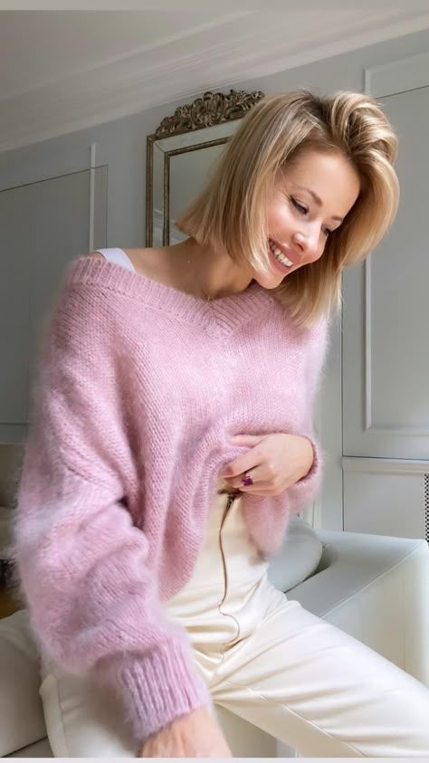 Mohair Sweater Outfit, Fluffy Sweaters, Pull Mohair, Pink Cardigan Sweater, Soft Sweaters, Jumper Outfit, Woman Sweater, Angora Sweater, Fluffy Sweater