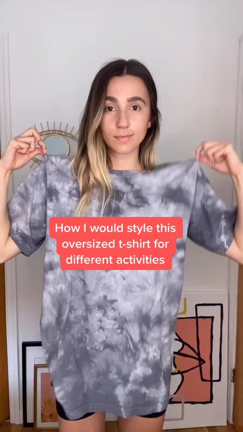 How To Style Oversized Shirt With Leggings, How To Style Oversized Shirt With Shorts, How To Style Oversized Shirt Tees, How To Style An Oversized Tee, How To Wear An Oversized Shirt, How To Wear Oversized Tshirt, Styling Oversized Tshirt, Oversized Top Outfit, Oversized T Shirt Outfit