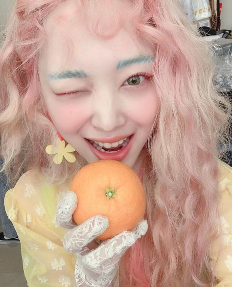 Sulli Choi, Choi Jin, Clueless Outfits, Pretty Angel, Girl Icons, Pretty Flowers, Kpop Girls, Cool Girl, My Girl