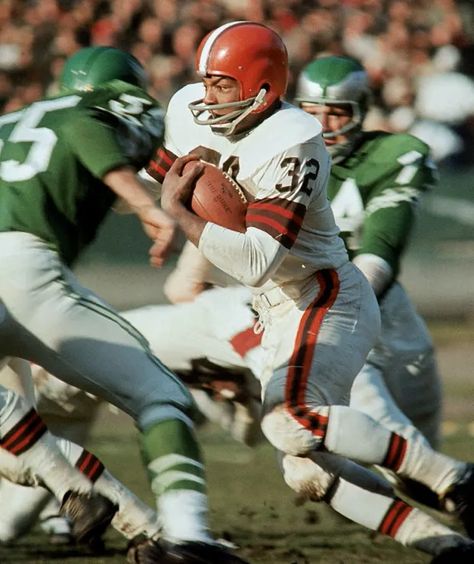 The Top 10 Exits in Sports History - Sports Illustrated Neil Leifer, Nfl Browns, Nfl Pictures, Cleveland Browns Football, Jim Brown, Nfl Football Players, Browns Football, American Football Players, Sports Hero