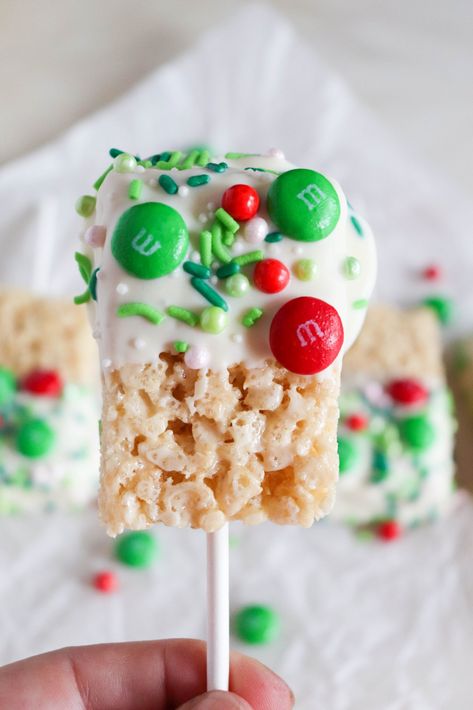 Christmas Rice Krispie Treats Recipe Christmas Chocolate Covered Rice Krispy, Chocolate Covered Rice Krispie Treats Christmas, Bake Sale Christmas Ideas, Santa Rice Krispie Treats, Christmas Rice Crispy Treats, Rice Crispy Treats Christmas, Rice Krispie Christmas, Christmas Rice Krispie Treats, Krispie Treats Christmas