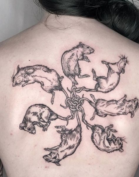 Tattoo by Katy Wiedemann. Rat King Tattoo, Tattoos Creepy, Rat Tattoo, King Tattoo, Woodcut Tattoo, Engraving Tattoo, Rat King, Mouse Tattoos, Sick Tattoo