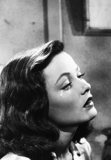 Gene Tierney "Leave Her To Heaven" Gene Tierney, Expressions Photography, 얼굴 드로잉, Arte Van Gogh, Old Hollywood Stars, Hollywood Star, Hollywood Glam, Vintage Portraits, Vintage Glamour