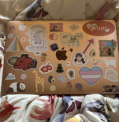 Rose Gold Laptop Aesthetic, Macbook Air Rose Gold Aesthetic, Rose Gold Macbook Aesthetic, Apple Layout, Rose Gold Laptop, Gray Quotes, Aspiration Board, Rose Gold Macbook, Rose Gold Aesthetic