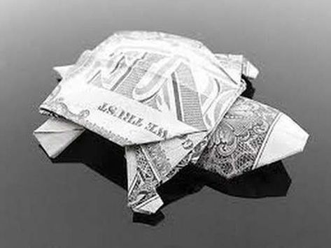 DIY Money Origami - Dollar Bill Turtle - Step by Step Tutorials for Star, Flower, Heart, Buttlerfly, Animals. Tree, Letters, Bow and Boxes - Cute DIY Gift Ideas for Birthday and Christmas Cards - DIY Projects and Crafts for Teens http://diyprojectsforteens.com/diy-money-origami Money Origami Tutorial, Origami Christmas Star, Origami Dollar, Origami Easy Step By Step, Origami Bowl, Origami Turtle, Origami Star Box, Dollar Origami, Origami Step By Step