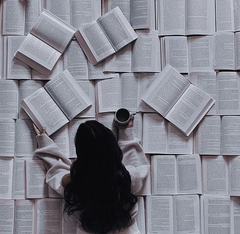 Books Profile Picture, Chaotic Academia, Library Aesthetic, Studio Foto, Surreal Photos, Vibes Wallpaper, Aesthetic Light, Cute Wallpaper For Phone, Trik Fotografi