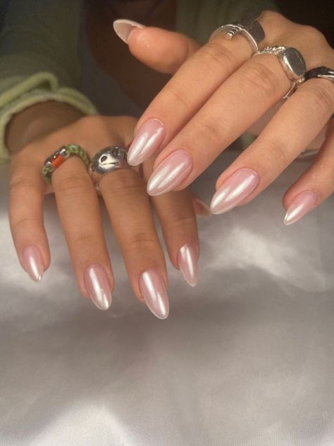 Europe Nails Aesthetic, Bougie Nails, Europe Nails, Ombre Chrome Nails, Grad Nails, Old Money Nails, Length Nails, Money Nails, Pink Chrome Nails