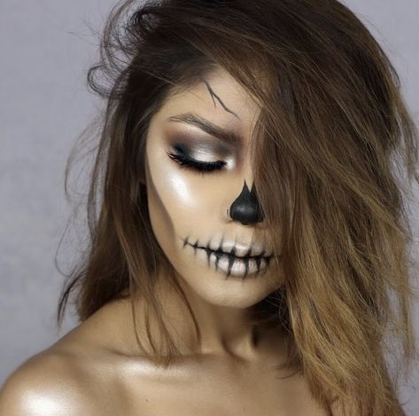 Picking out your Halloween costume is definitely a big decision and while a lot of people go for cutesy or popular picks, there’s no denying that Halloween Womens Skeleton Costume Make Up, Skeleton Make Up Women, Female Skeleton Costume, Diy Skeleton Makeup, Cute Skeleton Costume, Skeleton Makeup Diy, Diy Skeleton Costume, Skeleton Costume Diy, Easy Skeleton Makeup