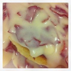 AMISH/ Mennonite Dried Beef Gravy  I grew up on this served over toast, but it's great over biscuits or mashed potatoes. Dried Beef Gravy, Best Amish Recipes, Creamed Chipped Beef, Pennsylvania Dutch Recipes, Mennonite Recipes, Dried Beef, Chipped Beef, Beef Gravy, Amish Recipes