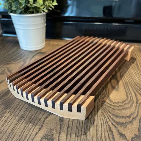 Walnut Wood Projects, Modern Walnut Kitchen, Woodworking Finishes, Wood Trivets, Cnc Woodworking, Small Woodworking Projects, Cooling Rack, Wood Shop Projects, Hot Dishes