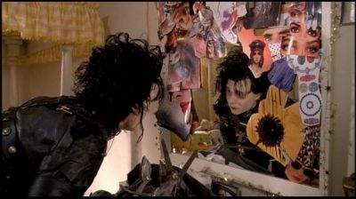 Edward Scissorhands mirror Edward Scissorhands Movie, Edward Scissor, Dianne Wiest, جوني ديب, Scissors Hand, Film Vintage, Boogie Nights, Tim Burton Films, Tim Burton Movie