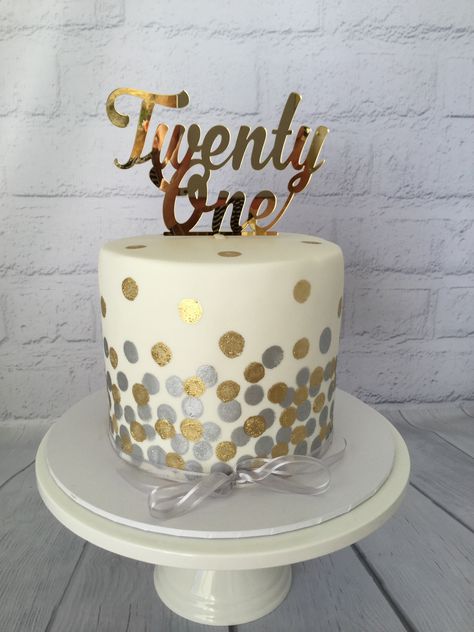 Silver And Gold Birthday Cake, Silver And Gold Birthday, Gold Birthday Cake, 21st Cake, Elegant Birthday Cakes, Spot Design, Silver Birthday, Elegant Birthday, Gold Cake