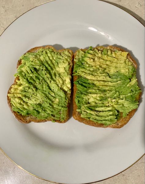 Brown Bread Aesthetic, Bread With Avocado, Bread Aesthetic, Light Eating, Pretty Breakfast, Avocado Bread, Brown Bread, Bread Toast, Insta Inspo