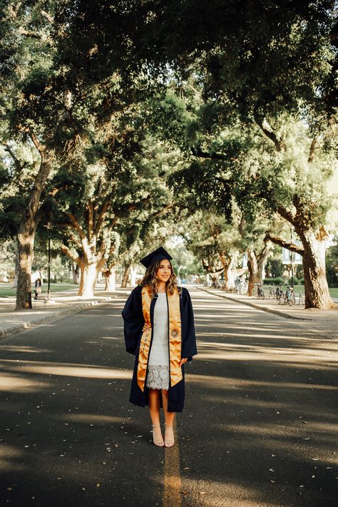 Graduation Campus Pictures, College Graduation Pictures Outdoors, Uc Davis Graduation Photos, Scad Graduation, Campus Graduation Pictures, Wisuda Photoshoot, Academic Regalia, College Grad Pictures, Graduation Session