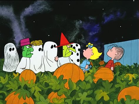 Best Family Halloween Movies, Scary Movies For Kids, Charlie Brown Wallpaper, It's The Great Pumpkin Charlie Brown, Best Halloween Movies, Great Pumpkin Charlie Brown, Charlie Brown Halloween, Days Until Halloween, It's The Great Pumpkin