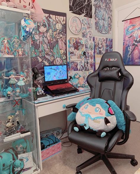 Miku Room Decor, Miku Bedroom, Hatsune Miku Room, Hatsune Miku Room Decor, Miku Room, Gaming Bedroom, Otaku Room, Gamer Room Decor, Anime Room