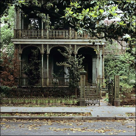 Photo by Jeff Lamb on flickr.com
new orleans architecture 1996

Armstrong-Dana
2805 Carondelet

19th century historic new orleans historic architecture, asymetrical side hall townhouse,
may, 1996
Carondelet near Washington, uptown/ lakeside
Marengo historic architectural district. New Orleans Architecture, Garden District, Abandoned House, Abandoned Mansions, Abandoned Buildings, Boho Home, Abandoned Houses, Old Buildings, Facades