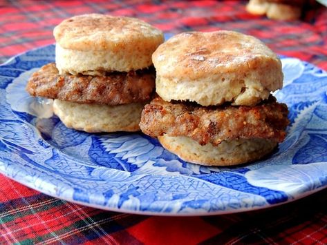 Pan-Fried Pork Tenderloin-Stuffed Biscuits - Salt Table How To Cook Tenderloin, Pork Tenderloin Stuffed, Fried Pork Tenderloin, Autumn Breakfast, Pork Tenderloins, Frozen Biscuits, How To Make Gravy, Buttermilk Biscuits Recipe, Fried Breakfast