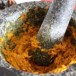 Laksa Paste Laksa Paste Recipe, Coconut Oil Toothpaste Recipe, Laksa Recipe, Laksa Soup, Nyonya Food, Curry Laksa, Toothpaste Recipe, Turmeric Paste, Malay Food