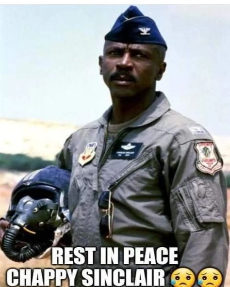 RIP. An amazing American. A brilliant actor. #lousgossettjr #usaf #veteran #gunny #officersndagentleman #usmc #drillinstructor #veteran The Rockford Files, An Officer And A Gentleman, Louis Gossett Jr, Drill Instructor, Black King And Queen, Hard Men, Rare Images, Black Actors, Black Hollywood