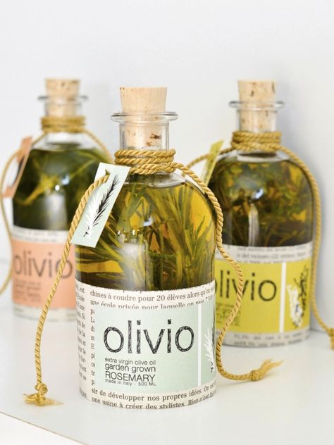 Garden Party Wedding Favors, Olive Oil Gift Ideas, Spring Bridal Shower Favors, Olive Oil Favors, Wedding Minister, Olive Oil Packaging, Vintage Wedding Favors, Honey Wedding Favors, Inexpensive Wedding Favors