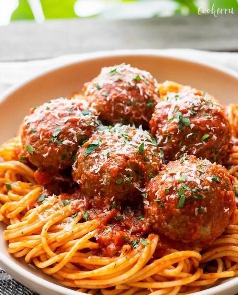 Indulge in the ultimate comfort food with these Italian meatballs that are so tender, they practically dissolve in your mouth. Perfect for a cozy dinner at home. Spaghetti Meatball Recipes, Italian Meatball, Tender Meatballs, Italian Meatballs Recipe, Italian Comfort Food, Cozy Dinner, Italian Meatballs, Meatballs Recipe, Dinner At Home