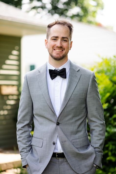 Light gray suit, black bowtie. Photo by Alayna Parker Photography Light Gray Suit, Gray Groomsmen Suits, Dublin Wedding, Black Bowtie, Groomsmen Grey, Light Grey Suits, Grey Suit, Groomsmen Suits, Suit Black