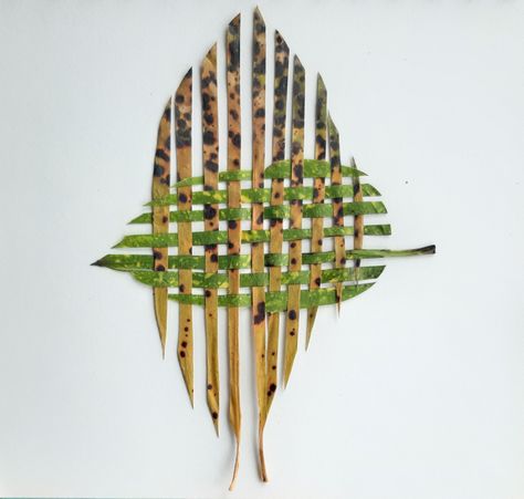 Leaf Art Diy, Embroidery Leaf, Textile Art Embroidery, Paper Weaving, Leaf Crafts, Garden Art Diy, Found Object Art, A Level Art, Woven Paper