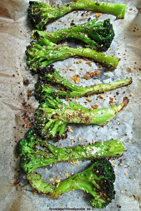 Oven Roasted Broccoli Spears Recipe Most Healthy Foods, Oven Roasted Mushrooms, Oven Roasted Broccoli, Mushroom Recipes Vegan, Mushroom Recipes Healthy, Parmesan Broccoli, Gluten Free Sides Dishes, Roasted Vegetable Recipes, Just A Pinch Recipes