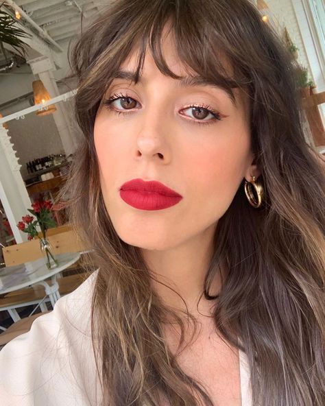 Violette (@violette_fr) • Instagram photos and videos Violette Serrat, Subtle Balayage Brunette, Deep Lipstick, Copper Eyes, Copper Eye, French Girl Aesthetic, Beauty Case, French Girl, French Fashion