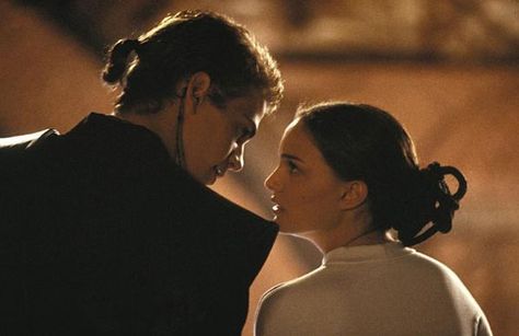 anakin and padme geonosis Cinema Wallpaper, Anakin Vader, Anakin And Padme, Classic Star Wars, Star Wars Anakin, Star Wars Trilogy, Padme Amidala, Stars Wars, Hayden Christensen