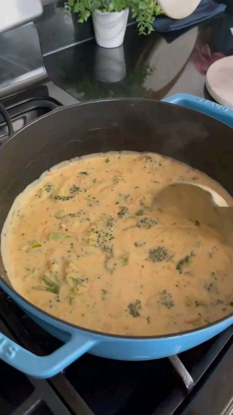 Panera Broccoli Cheese Soup, Easy Meals Healthy, Soup Recipes Easy, Carrots Broccoli, Broccoli Soup Recipes, Meals Healthy, Broccoli Cheddar Soup, Cheddar Soup, Broccoli Cheddar