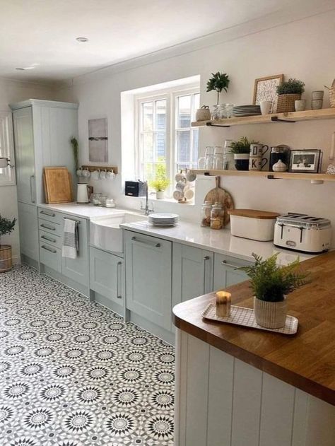 Wren Kitchens, Light Blue Kitchens, White Worktop, Wren Kitchen, White Shaker Kitchen, Shaker Kitchen Cabinets, Country Kitchen Decor, Best Flooring, Shaker Kitchen