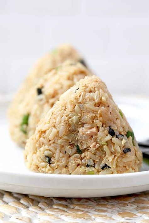 Tuna And Sesame Omusubi (Rice Balls) - Pickled Plum Food And Drinks Rice Tuna Balls, Tuna Snacks, Bagel Sandwich Ideas, Tuna Onigiri, Healthy Snack For Kids, Recipe Japanese, Bonito Flakes, Food Rice, Snack For Kids