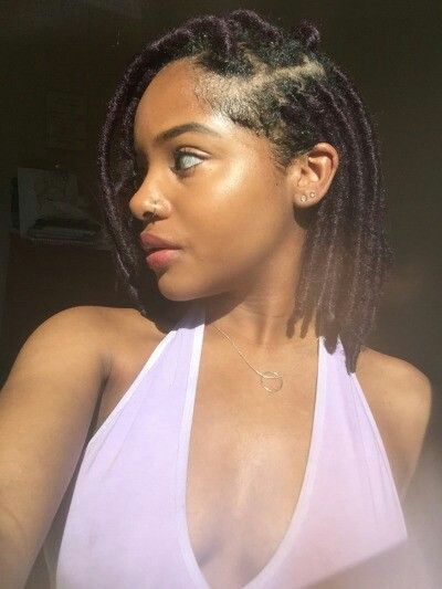 °° Bob Dreads, Loc Bob Dreads Black Women, Natural Faux Locs, Dreads Black Women, Loc Bob, Faux Dreadlocks, Short Locs Hairstyles, Faux Locs Hairstyles, Pelo Afro