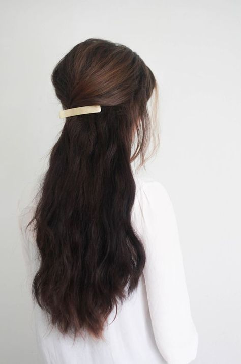 Gold Clip DIY Back Hairstyle, No Heat Hairstyles, Long Dark Hair, Good Hair Day, Hair Envy, Messy Hairstyles, Hair Dos, Gorgeous Hair, Half Up