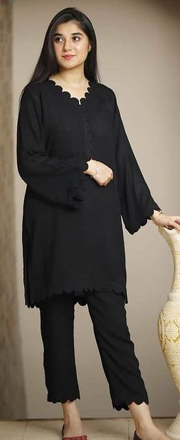 Plain Black Dress Indian, Plane Black Dress Design Pakistani, Black Lawn Dress Design Pakistani, Black Kurta Designs Women Pakistani, Plain Black Suit Designs Pakistani, Black Dress Pakistani Style Simple, Pakistani Black Suit Design, Plain Shirt Design For Women Pakistani, Plain Suits Design With Lace Pakistani